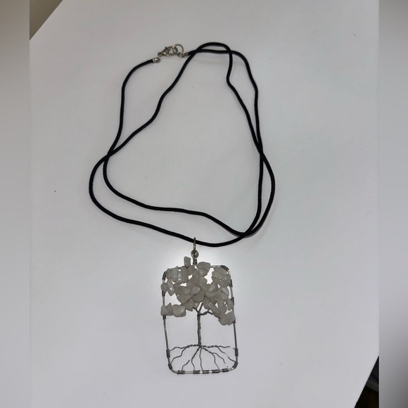 Handmade Tree of life pendant with snow quartz chip beads and silver tone wire - Picture 1 of 2